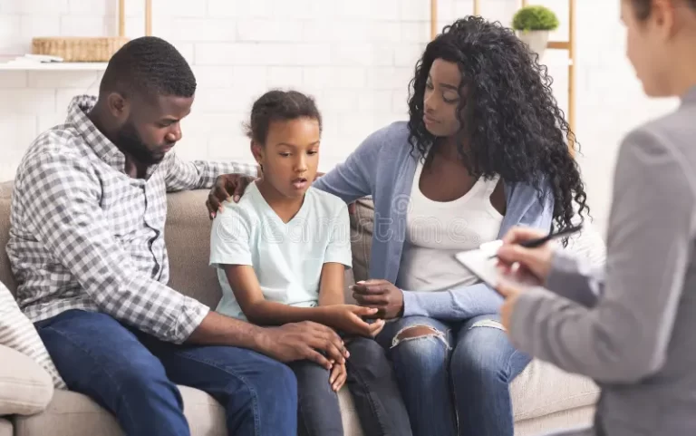 little-black-girl-her-parents-psychologist-consultation-bipolar-disorder-children-concept-african-american-reception-163204407